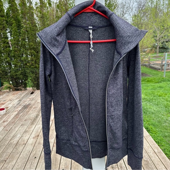 LULULEMON DAILY YOGA JACKET SZ 10 LG Style number W4A48S - Picture 2 of 15